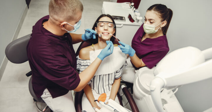 Czy proteza na implantach jest rozwiązaniem na całe życie?