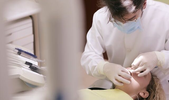 Jakie są zalety odbudowy zęba na włóknie szklanym?