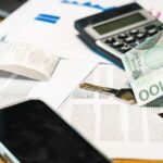 Czy firma windykacyjna może obciążyć dłużnika kosztami?