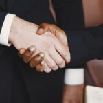 Czy można obciążyć dłużnika kosztami windykacji bez zapisu w umowie?