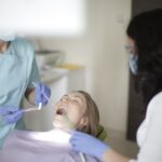 Czy zgrzytanie zębami może skrócić trwałość implantu?